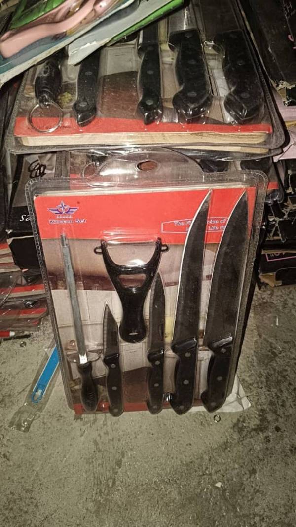 Pick Knife Set With Wooden Cutting Board